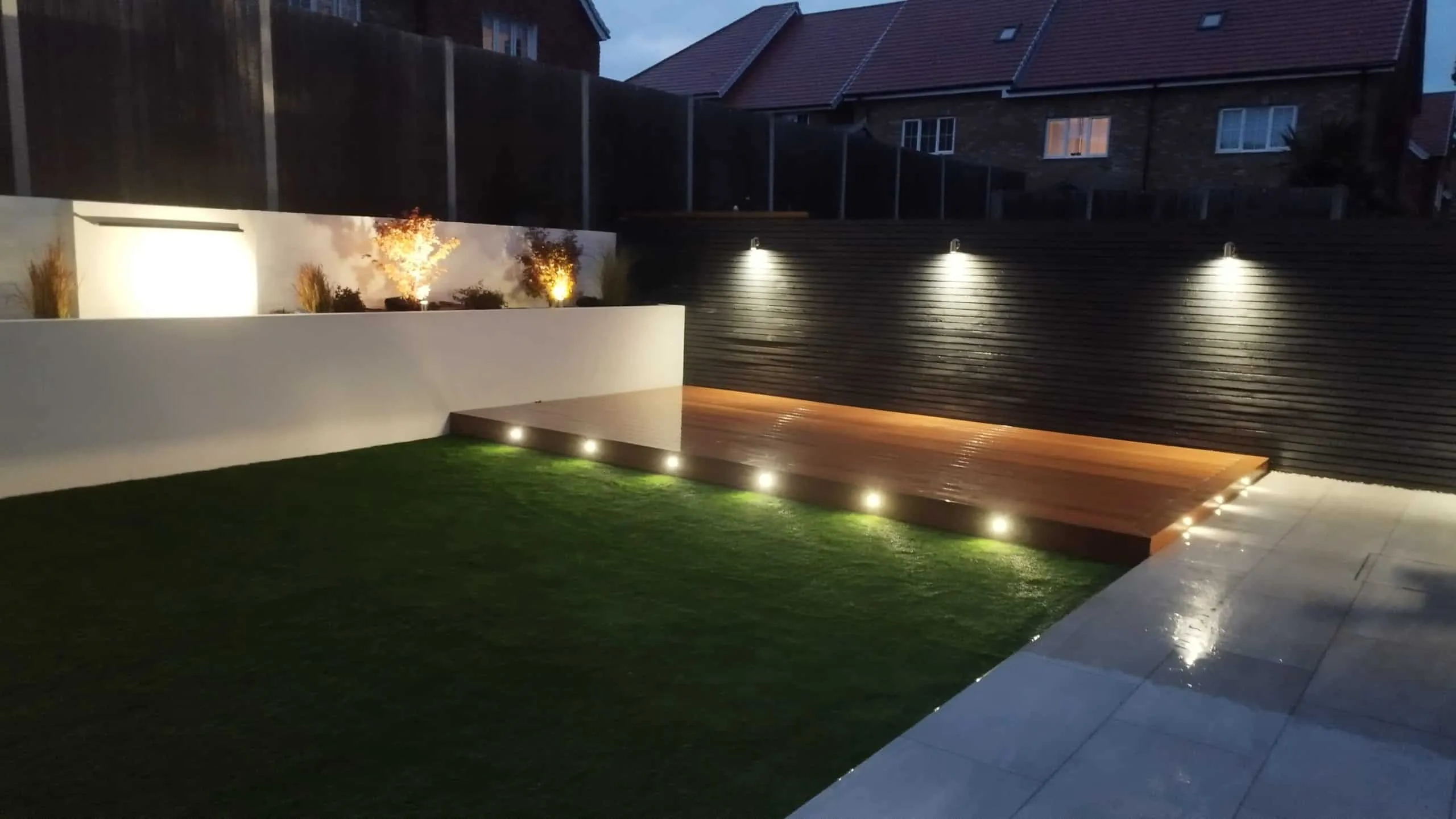 Porcelain, hardwood decking and rendered beds, Hailsham, photo 1 of 6